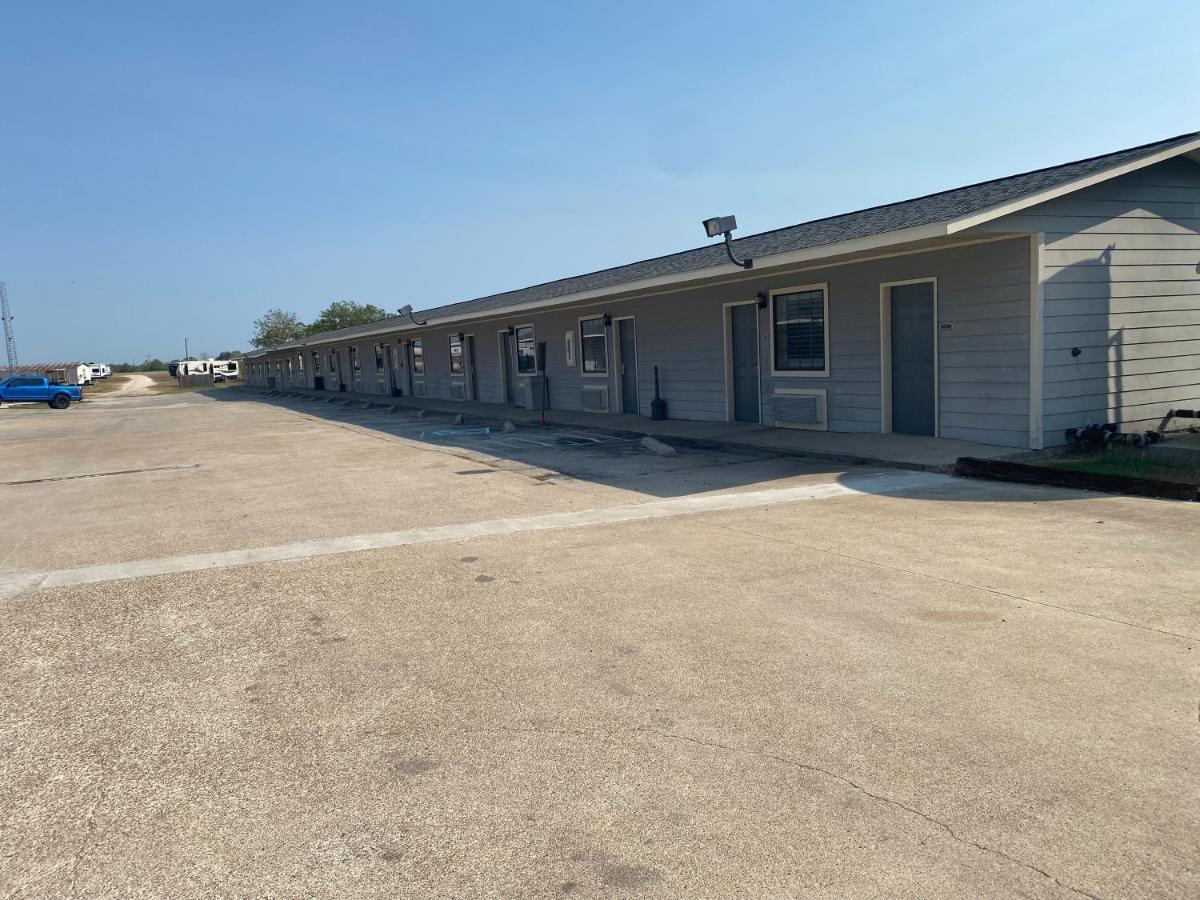Southern Inns And Suites Now Offering Rv Spaces For Rent Yorktown Exterior foto